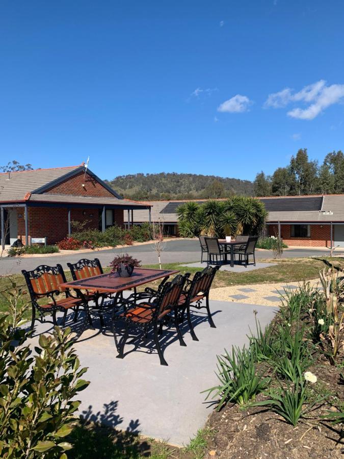 Blazing Stump Motel & Suites Wodonga Exterior photo