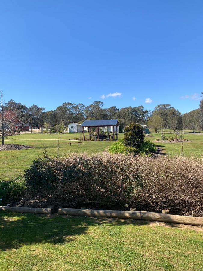 Blazing Stump Motel & Suites Wodonga Exterior photo